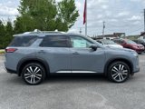 New 2025 Nissan Pathfinder Platinum image 2