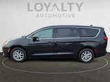 Used 2022 Chrysler Voyager LX image 2