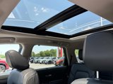 Used 2024 Nissan Pathfinder SL image 3