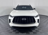 Certified 2025 INFINITI QX60 Luxe w/ Black Edition image 3