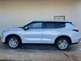 New 2024 Mitsubishi Outlander ES image 5