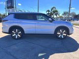 New 2025 Mitsubishi Outlander SE image 2