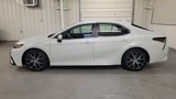 Used 2022 Toyota Camry SE image 3