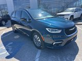 New 2025 Chrysler Pacifica Select image 2