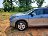Used 2022 Toyota Highlander LE image 3