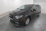 Used 2023 Chrysler Pacifica Touring-L image 4