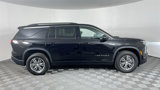 New 2025 Chevrolet Traverse LT image 2