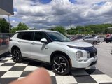 Used 2023 Mitsubishi Outlander 4WD Plug-In Hybrid image 3