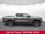 Used 2025 Nissan Frontier SV image 3