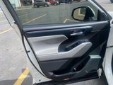 Used 2021 Toyota Highlander XLE image 5