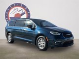 New 2025 Chrysler Pacifica Select image 1