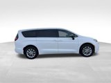 New 2025 Chrysler Pacifica Select image 2