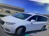 Used 2022 Chrysler Pacifica Touring-L image 2