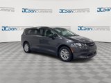 Used 2022 Chrysler Voyager LX image 2