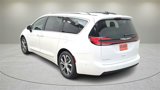 New 2025 Chrysler Pacifica Pinnacle image 5