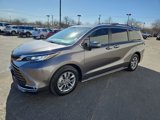 Used 2023 Toyota Sienna XLE image 5