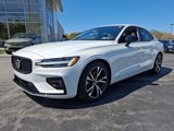 Certified 2025 Volvo S60 B5 Core image 3
