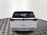 New 2025 Nissan Pathfinder SL image 5