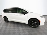 New 2026 Chrysler Pacifica Limited image 3