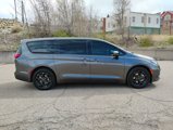 Used 2023 Chrysler Pacifica Touring-L w/ S Appearance Package image 5