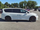 Used 2022 Chrysler Pacifica Limited w/ S Appearance Package image 3