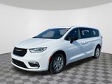 New 2026 Chrysler Pacifica Select image 2