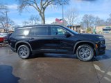 Used 2025 Chevrolet Traverse LT w/ Driver Confidence Package image 2