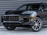 Certified 2025 Porsche Cayenne image 3