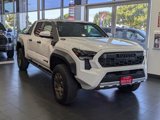 Used 2025 Toyota Tacoma Trailhunter image 3