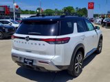 New 2025 Nissan Pathfinder Platinum image 2