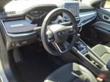 Used 2025 Jeep Compass Latitude image 3