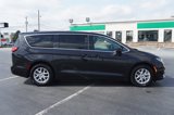 Used 2023 Chrysler Pacifica Touring-L image 4