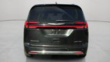 Used 2022 Chrysler Pacifica Limited image 4