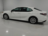 Used 2021 Toyota Camry LE image 3