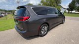 Used 2023 Chrysler Pacifica Touring-L image 5