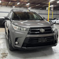 Used 2017 Toyota Highlander SE image 4