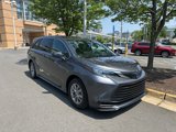 Used 2025 Toyota Sienna LE image 3