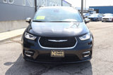 Used 2023 Chrysler Pacifica Limited image 2