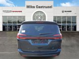 New 2025 Chrysler Pacifica Select image 4