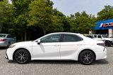 Used 2022 Toyota Camry SE image 3