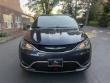 Used 2020 Chrysler Pacifica Touring-L image 2