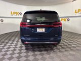 New 2025 Chrysler Pacifica Select image 5