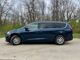 New 2025 Chrysler Pacifica Select image 5
