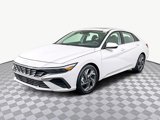 Used 2025 Hyundai Elantra SEL image 4