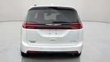Used 2022 Chrysler Pacifica Limited image 4