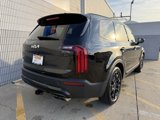 Used 2022 Kia Telluride SX w/ SX Prestige Package image 4