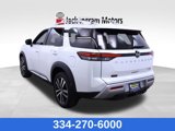 New 2025 Nissan Pathfinder Platinum image 3