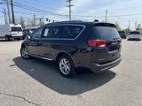 Used 2017 Chrysler Pacifica Limited w/ Advanced Safetytec Group image 4