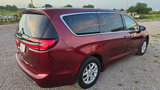 Used 2023 Chrysler Pacifica Touring-L image 6