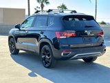 Used 2022 Volkswagen Taos SE image 3